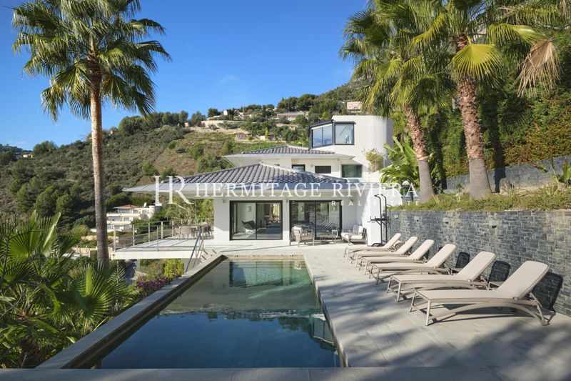 Modern villa in secure domain close Monaco