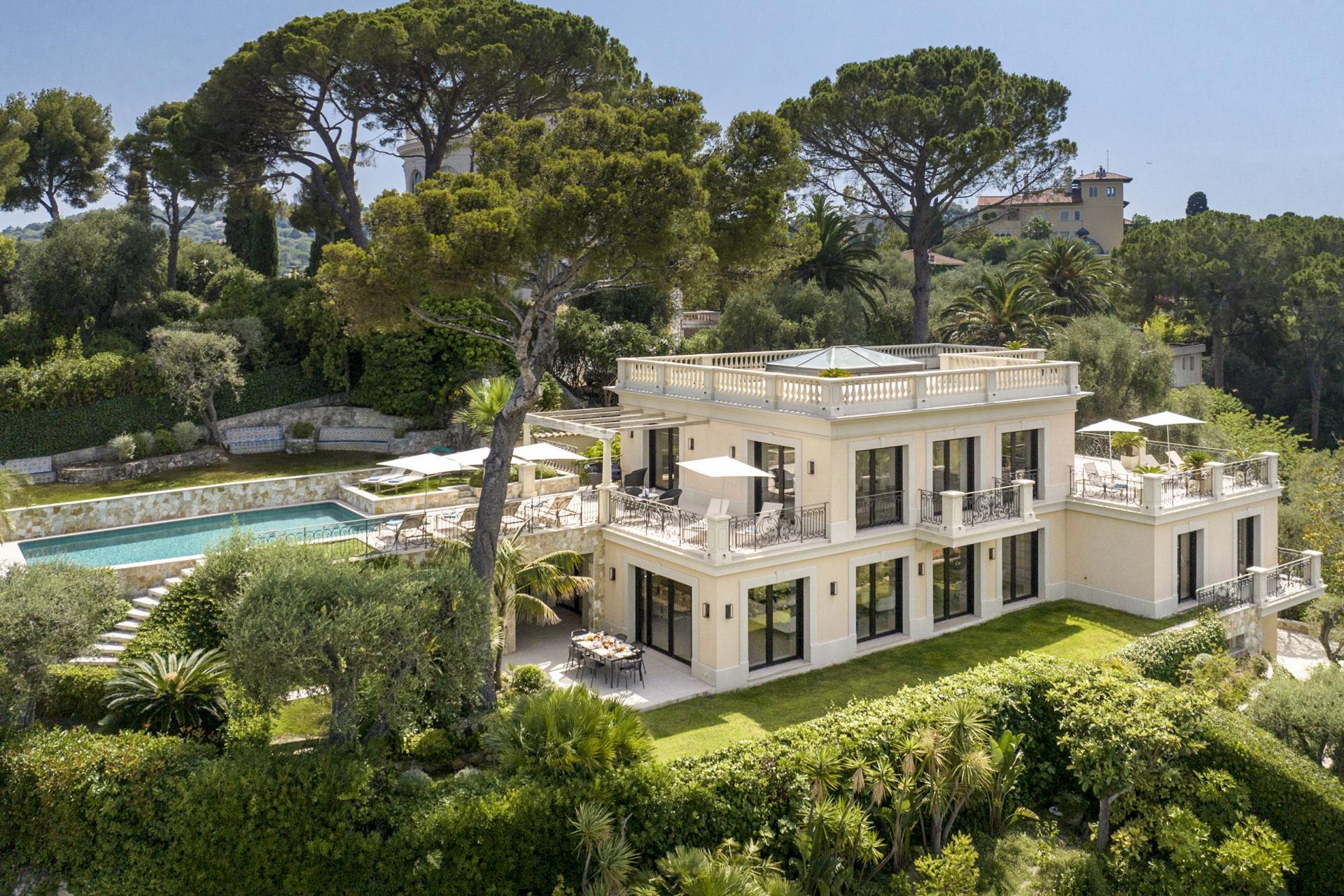 Elegant and luxurious villa
