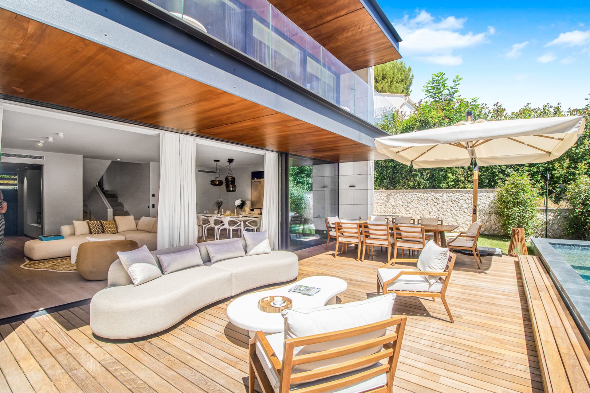 Contemporary Luxury Villa - Sea Views