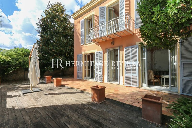 Charming turn-of-the-century villa with guest lodge and botanical gardens