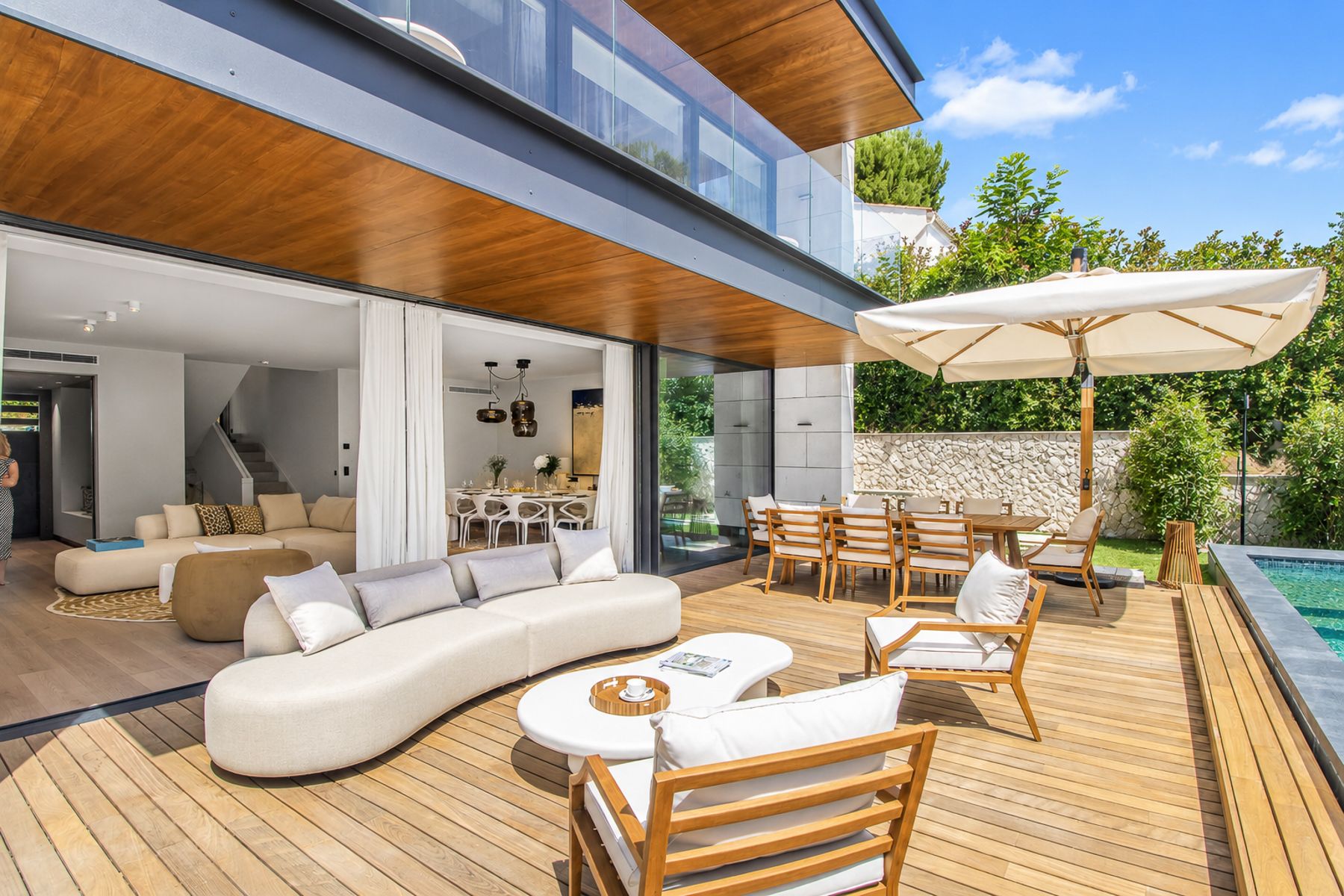 Contemporary Luxury Villa - Sea Views