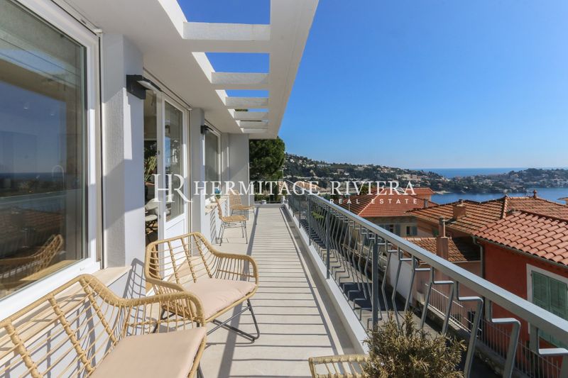Renovated - Top floor apartment - Sea view -Terrace