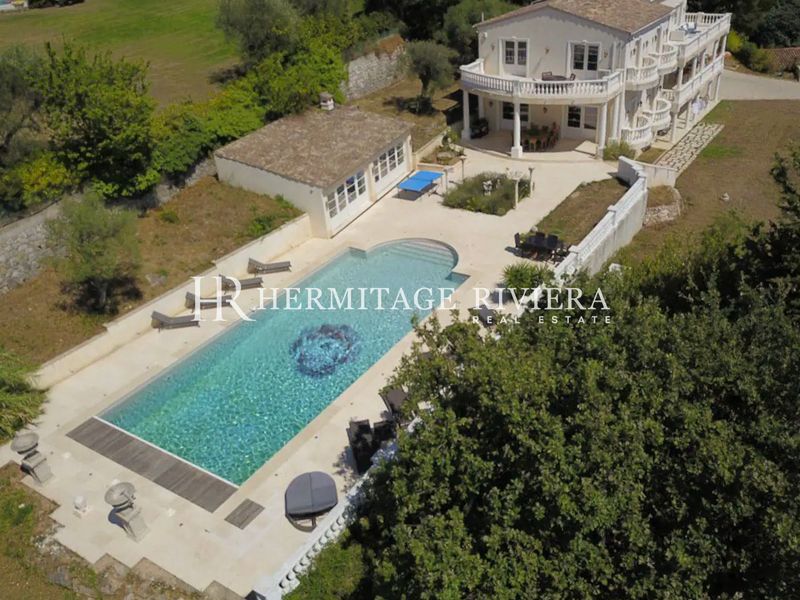 Spacious villa with pool