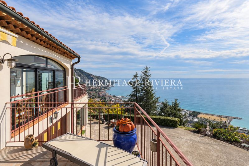 Villa with pool and 360° Panorama – Spectacular views