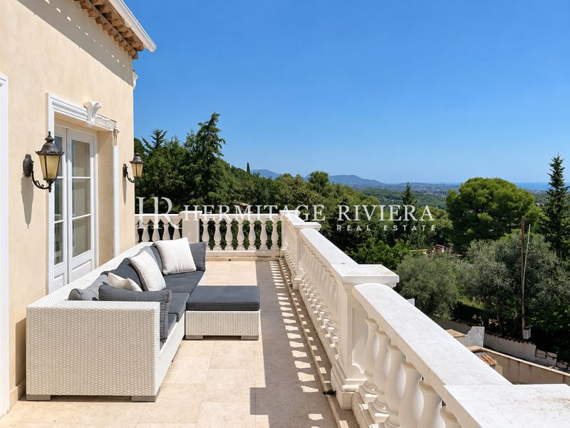 Spacious villa with pool