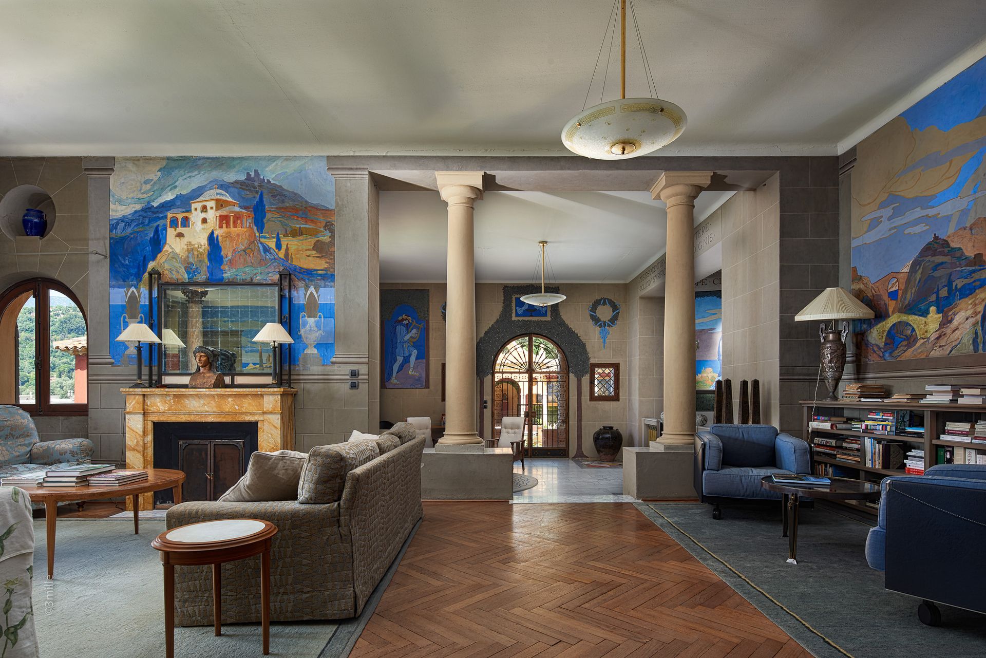 An exceptional historic estate in splendid botanic gardens