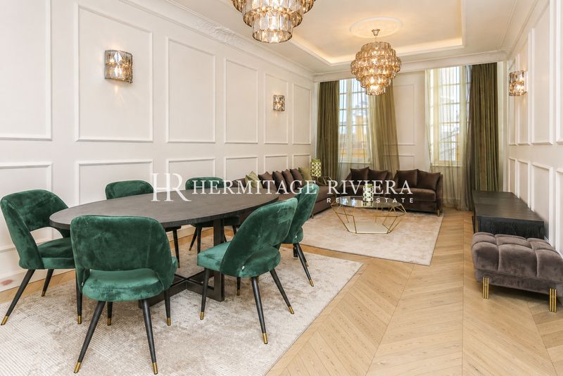 3 bedroom apartment - XVIIth century baroque building - Cours Saleya